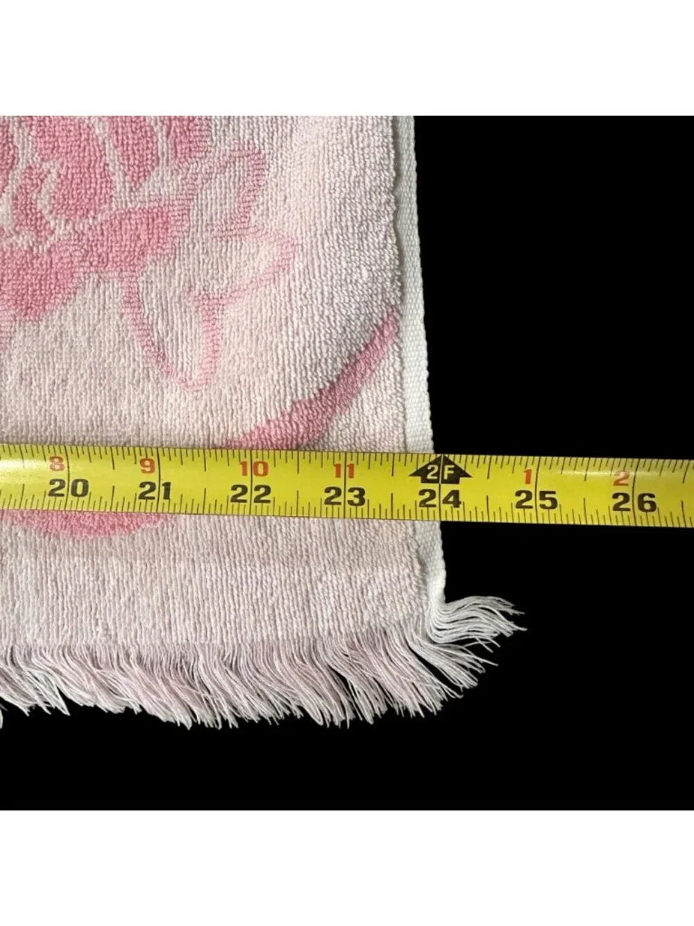 Vintage Pink Rose Sculpted Bath Towel Floral Fringed Edges Mid Century Retro